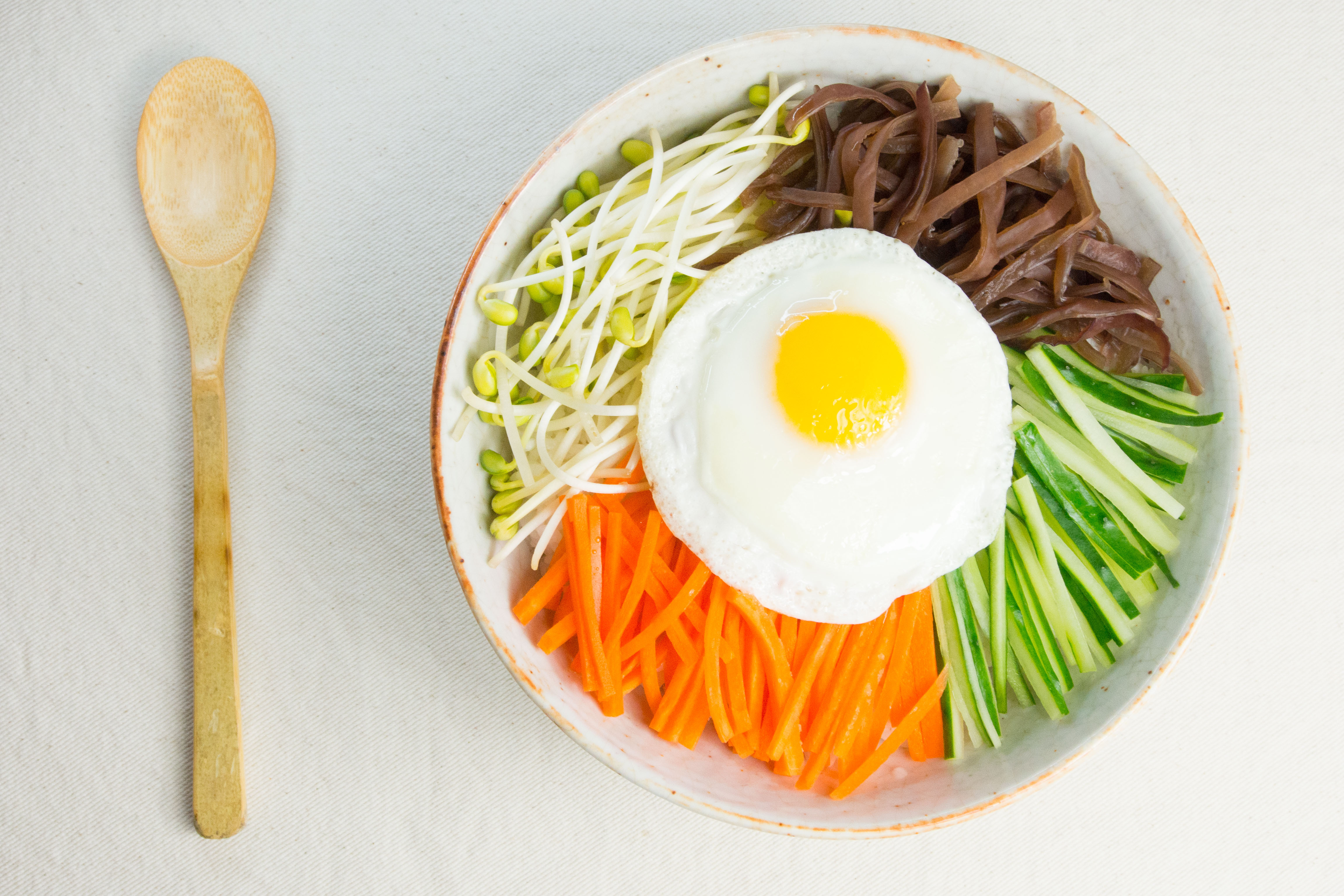 韓式拌飯佐茄茄辣醬